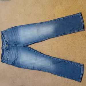 Levi's Signature Modern Slim jeans. Medium Wash. 10S 30x30